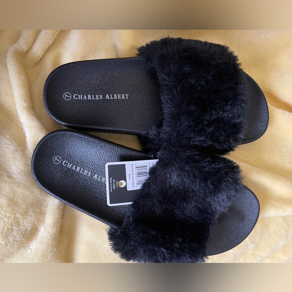 Charles Albert Women's Vegan Fur Slides, Fuzzy Slides, Faux Furry Flip Flops